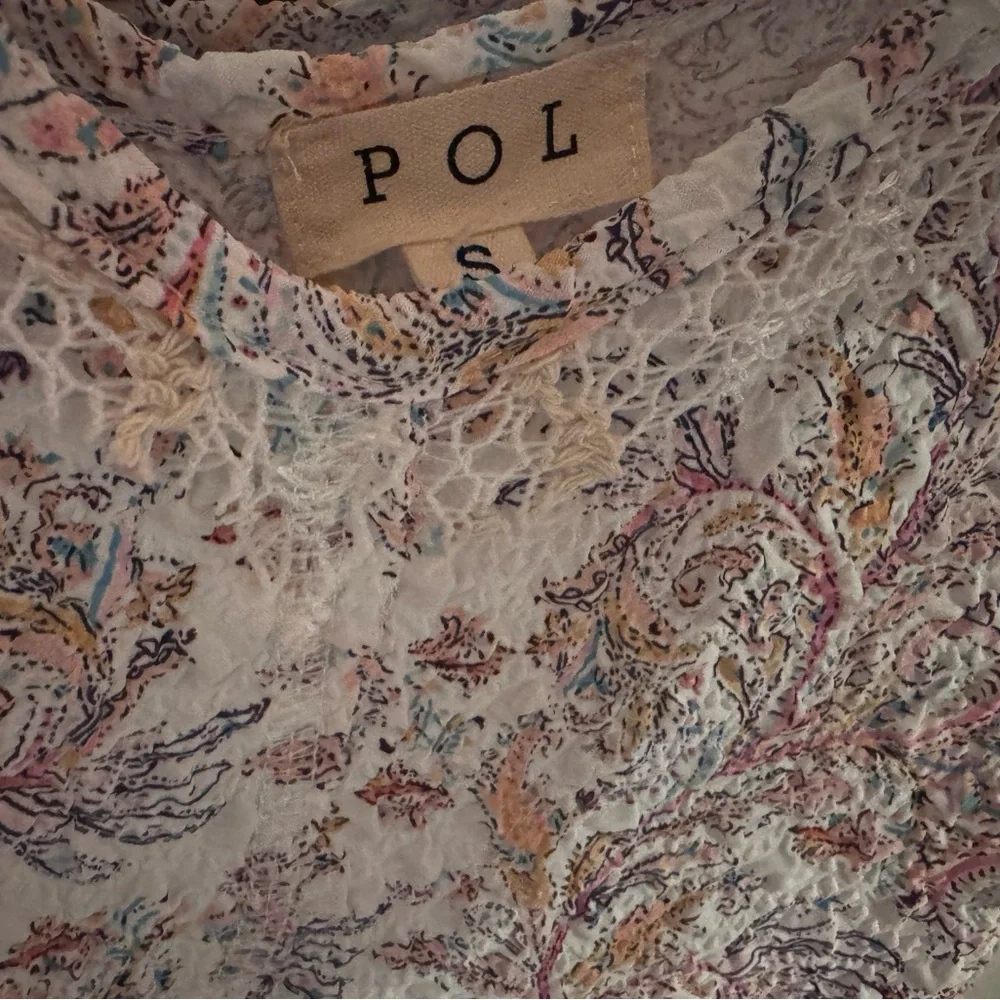 Boho Collective Co. Floral Lace Women’s Top - Picture 3 of 4